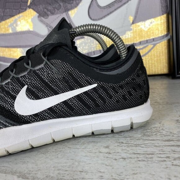 Nike Flex Adapt TR Womens Shoes Sneakers Size 6.5 Black White Running 831579-001 - Picture 3 of 11